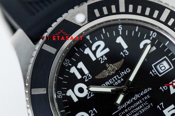 Breitling Superocean Çelik Kasa Siyah Kadran Kauçuk Kordon Eta