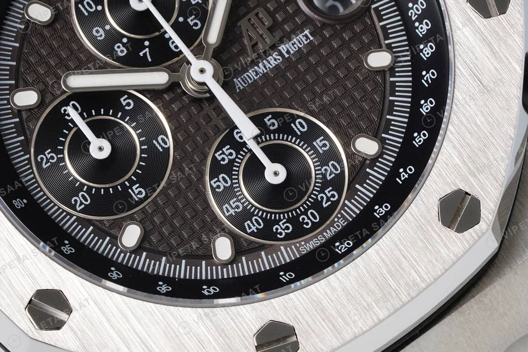 Audemars Piguet Black Dial Silver Chronograph 44mm ETA Saat detay 6