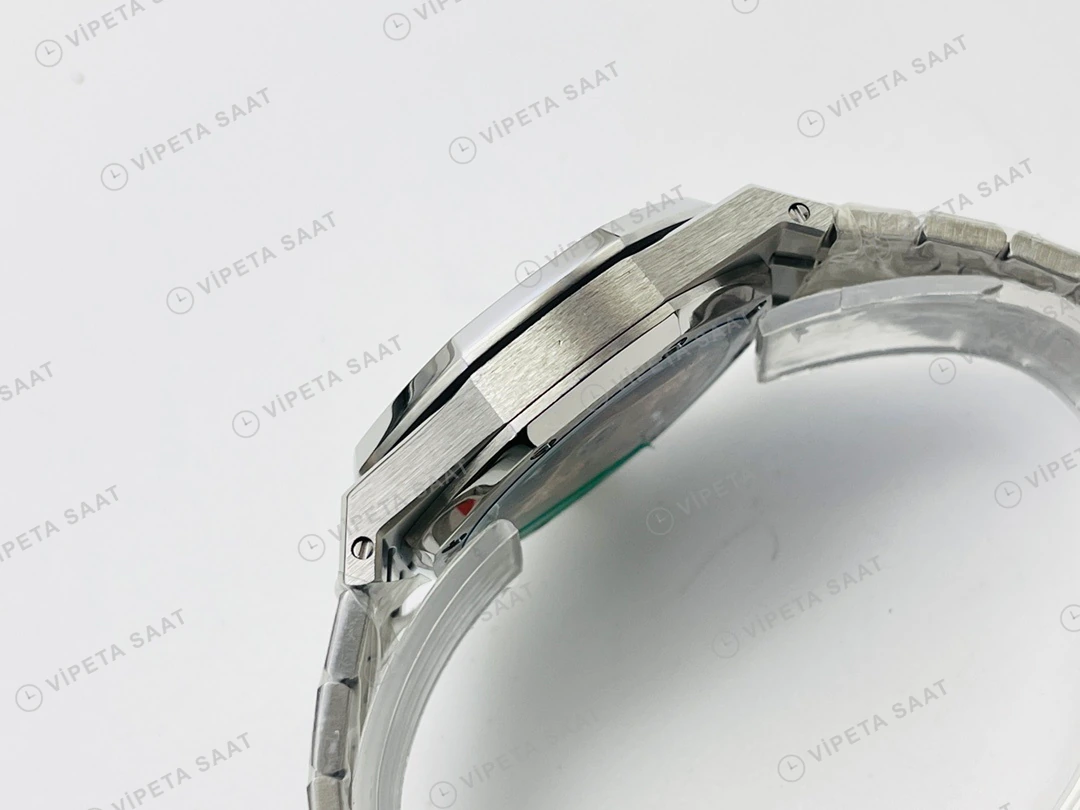 Audemars Piguet Royal Oak 15451 Siyah Kadran Taşlı Bezel Çelik 37mm Super Clone ETA Eta Saat yan görünüm