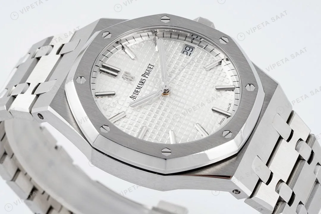 Audemars Piguet Royal Oak 15500 Beyaz Kadran Çelik 41mm Super Clone ETA Saat detay 4