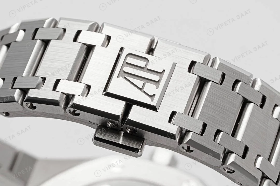 Audemars Piguet Royal Oak Jumbo Extra-Thin 16202 Mavi Kadran 39mm Super Clone ETA Saat detay 4