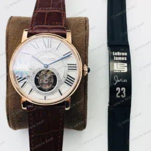 Cartier Rotonde Tourbillon Beyaz Kadran Rose Gold Deri Kordon Super Clone ETA Eta Saat karşıdan görünüm