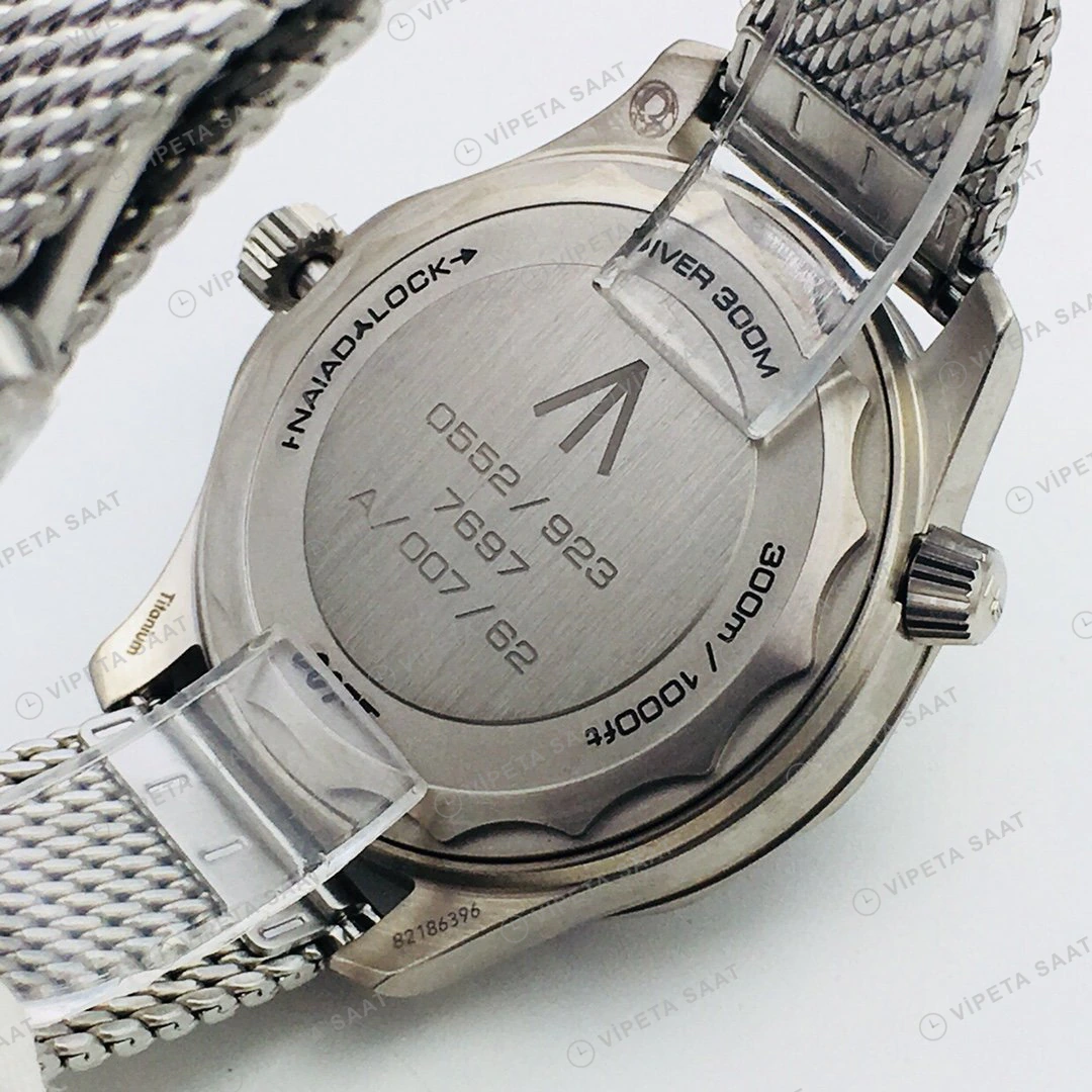 Omega Seamaster Diver 300M 007 Siyah Kadran Çelik 42mm Super Clone ETA Eta Saat detay 3