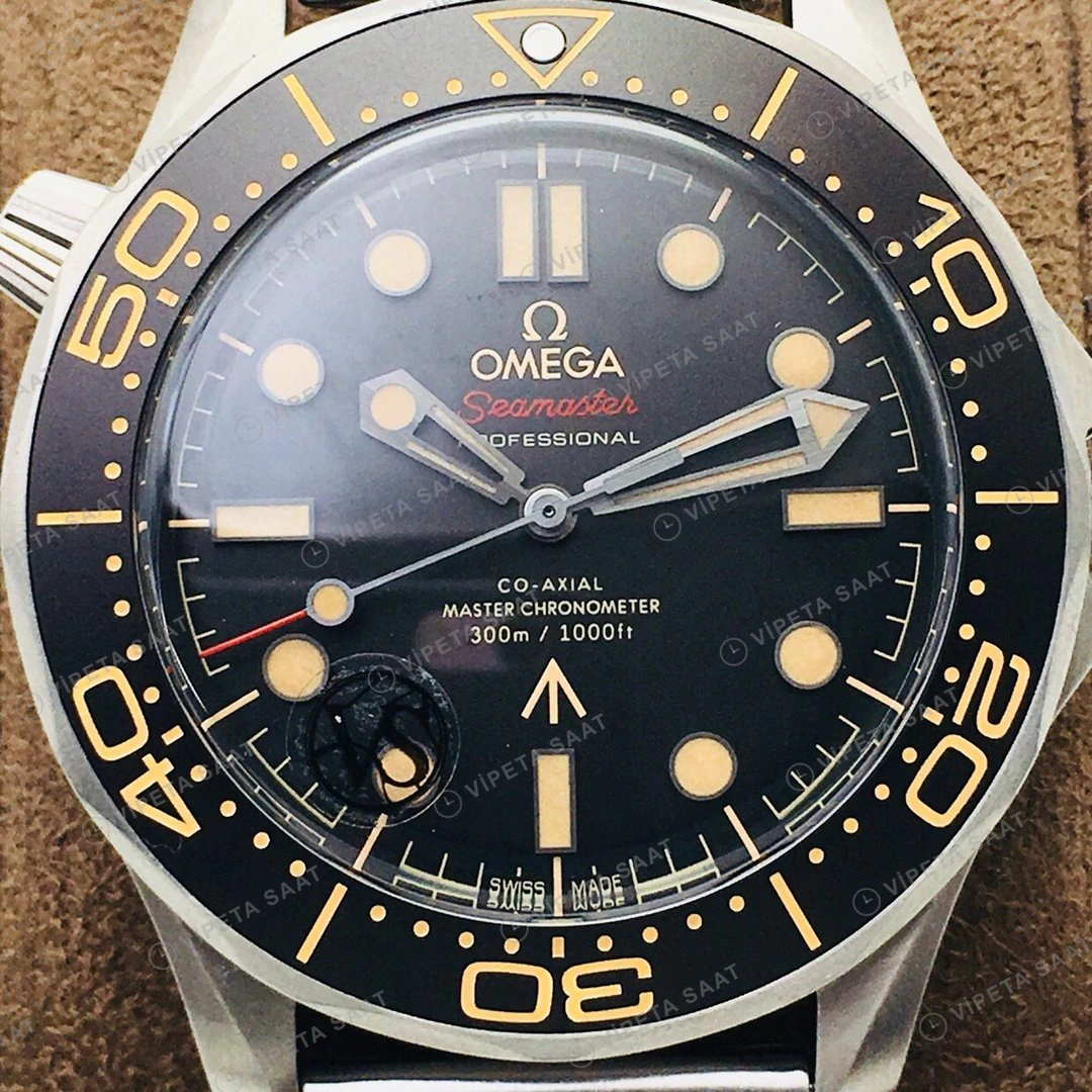Omega Seamaster Diver 300M 007 Siyah Kadran Çelik 42mm Super Clone ETA Eta Saat detay 5