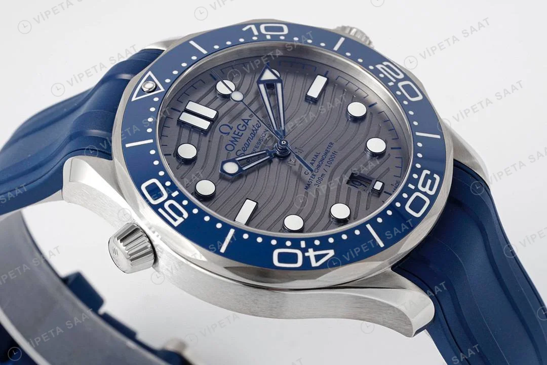 Omega Seamaster Diver 300M Gri Kadran Mavi Silikon Kayış Super Clone ETA Saat detay 4
