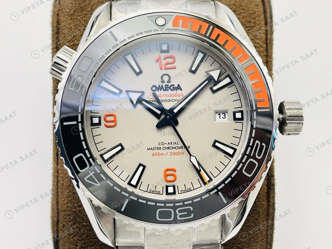 Omega Seamaster Planet Ocean 600M Beyaz Kadran Çelik 43.5mm Super Clone ETA Eta Saat detay 4