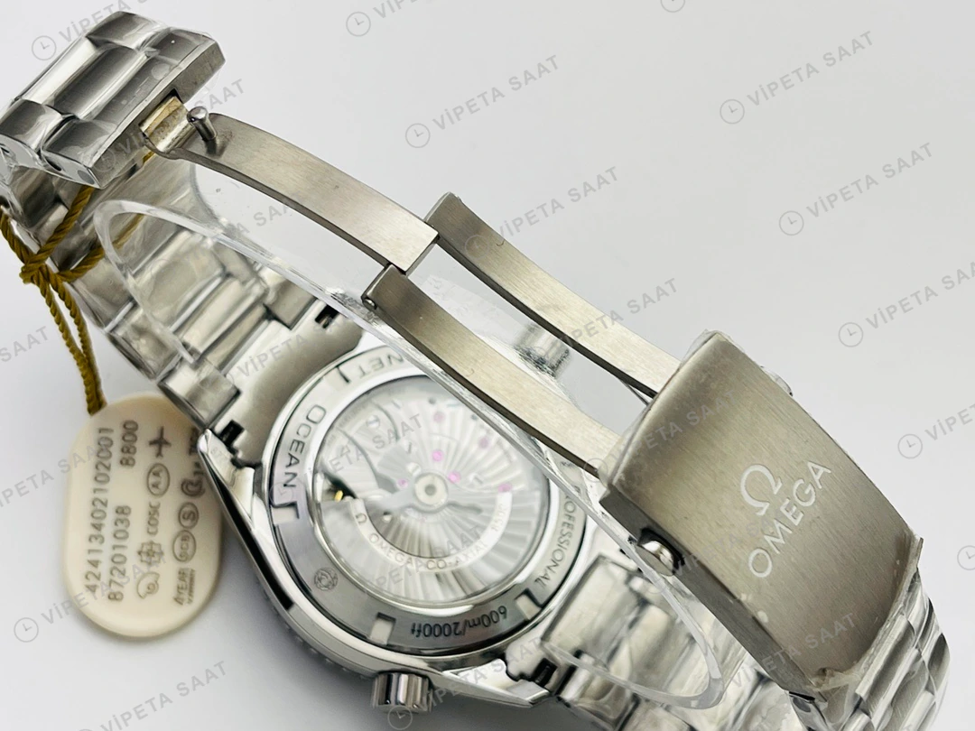 Omega Seamaster Planet Ocean 600M Siyah Kadran Çelik 43.5mm Super Clone ETA Eta Saat yan görünüm