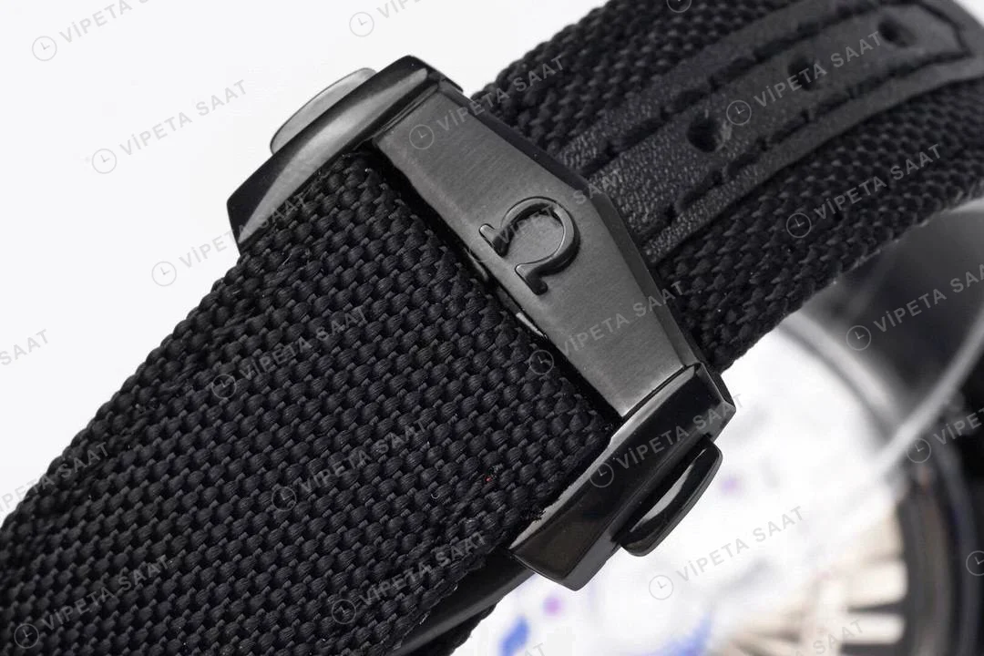 Omega Speedmaster Moonwatch Dark Side Of The Moon Black Super Clone ETA Saat detay 5