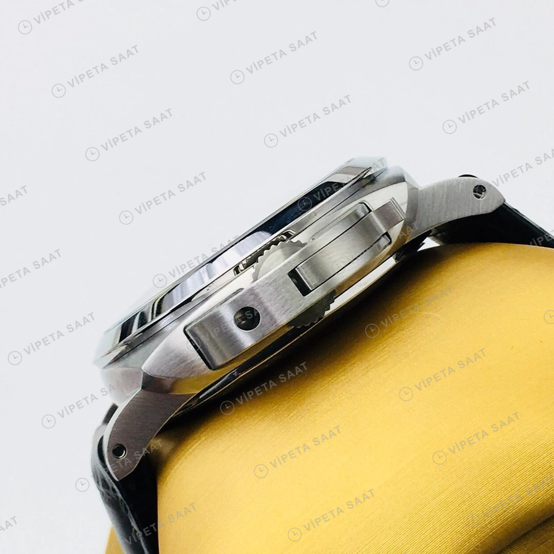 Panerai Luminor GMT Yeşil Kadran Çelik 44mm Super Clone ETA Eta Saat yan görünüm