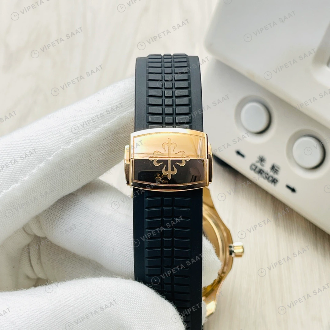 Patek Philippe Aquanaut Siyah Kadran Gold 40mm Super Clone ETA Eta Saat yan görünüm