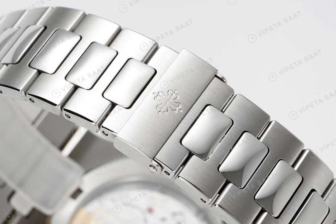 Patek Philippe Nautilus 5711- 40. Yıl Çelik Kasa Mavi Kadran Super Clone Eta Saat detay 3