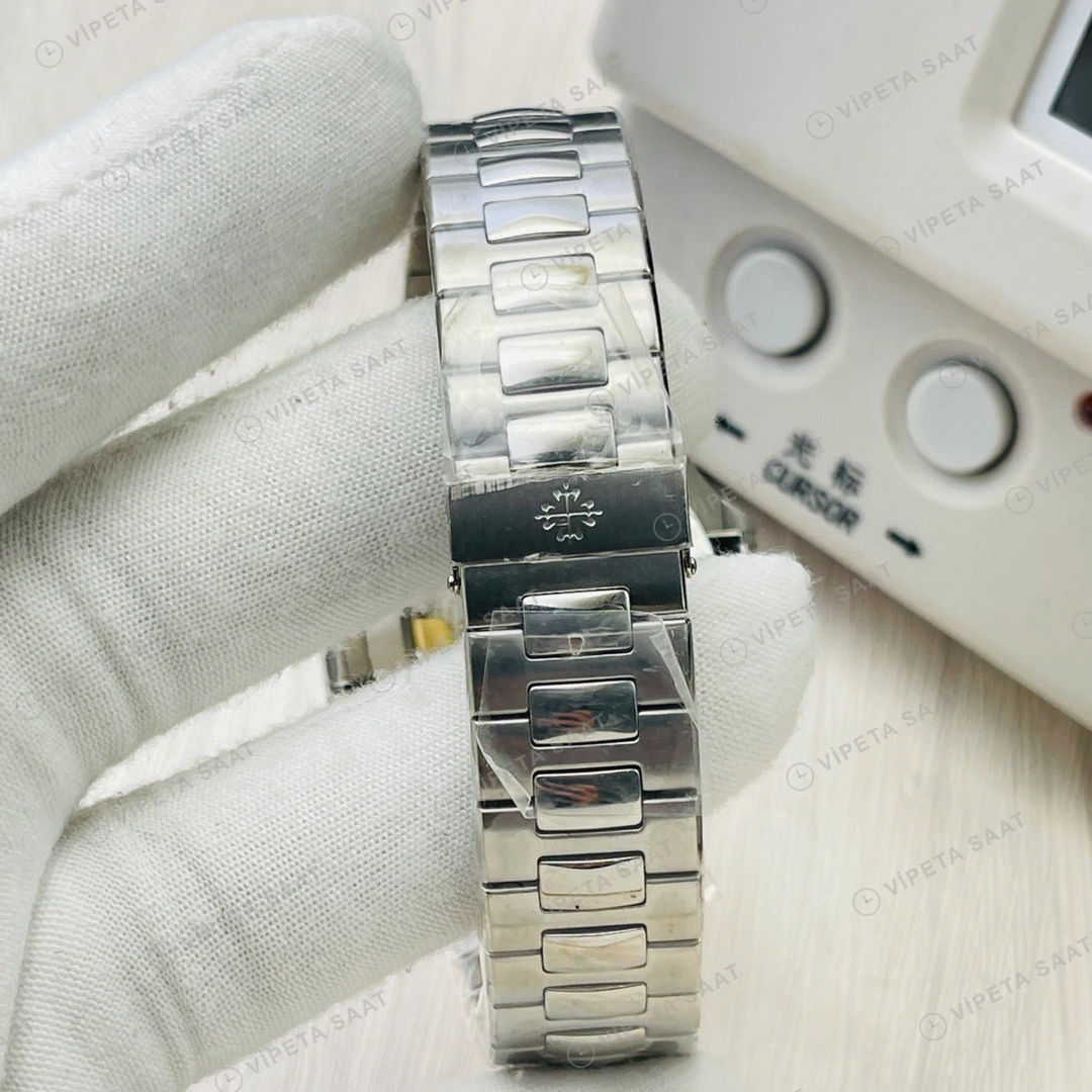 Patek Philippe Nautilus Annual Calendar Beyaz Kadran Çelik 40mm Super Clone ETA Eta Saat yan görünüm