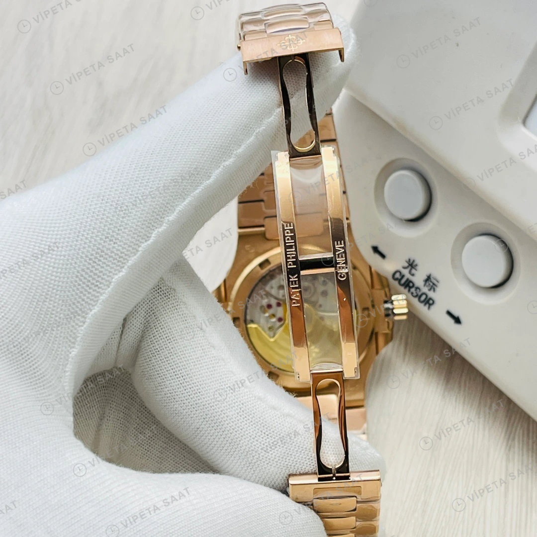 Patek Philippe Nautilus Gri Kadran Rose Gold Super Clone ETA Eta Saat detay 6