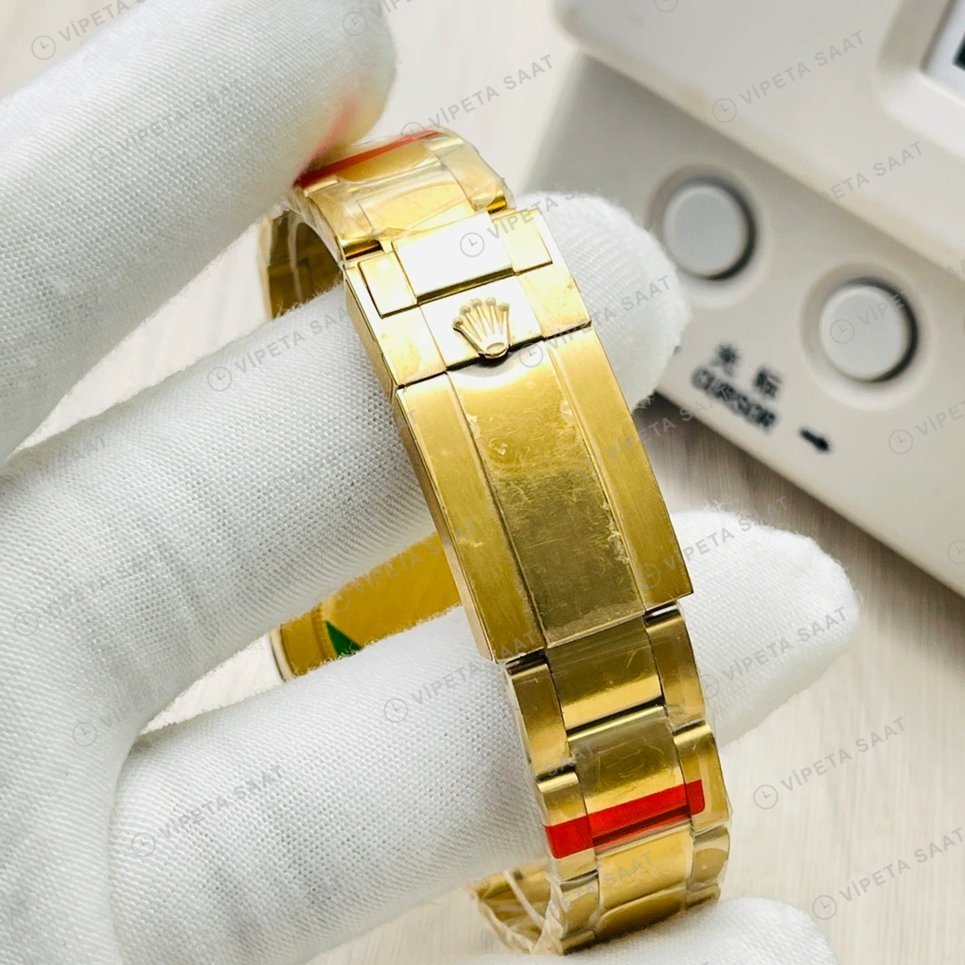 Rolex Daytona Kronograf Gökkuşağı Bezel Siyah Kadran Gold 40mm Super Clone ETA Eta Saat yan görünüm