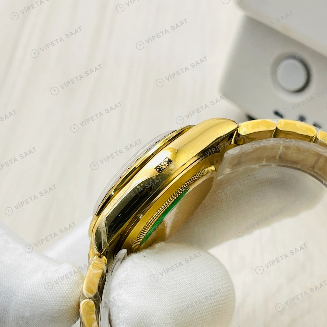 Rolex Daytona Kronograf Gökkuşağı Bezel Siyah Kadran Gold 40mm Super Clone ETA Eta Saat detay 3