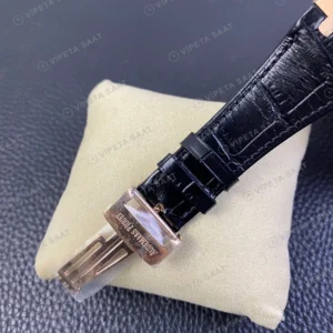 Audemars Piguet GMT-Master II Royal Oak Gri Kadran Rose Kasa Siyah Deri Kordon Super Clone Eta Eta Saat karşıdan görünüm