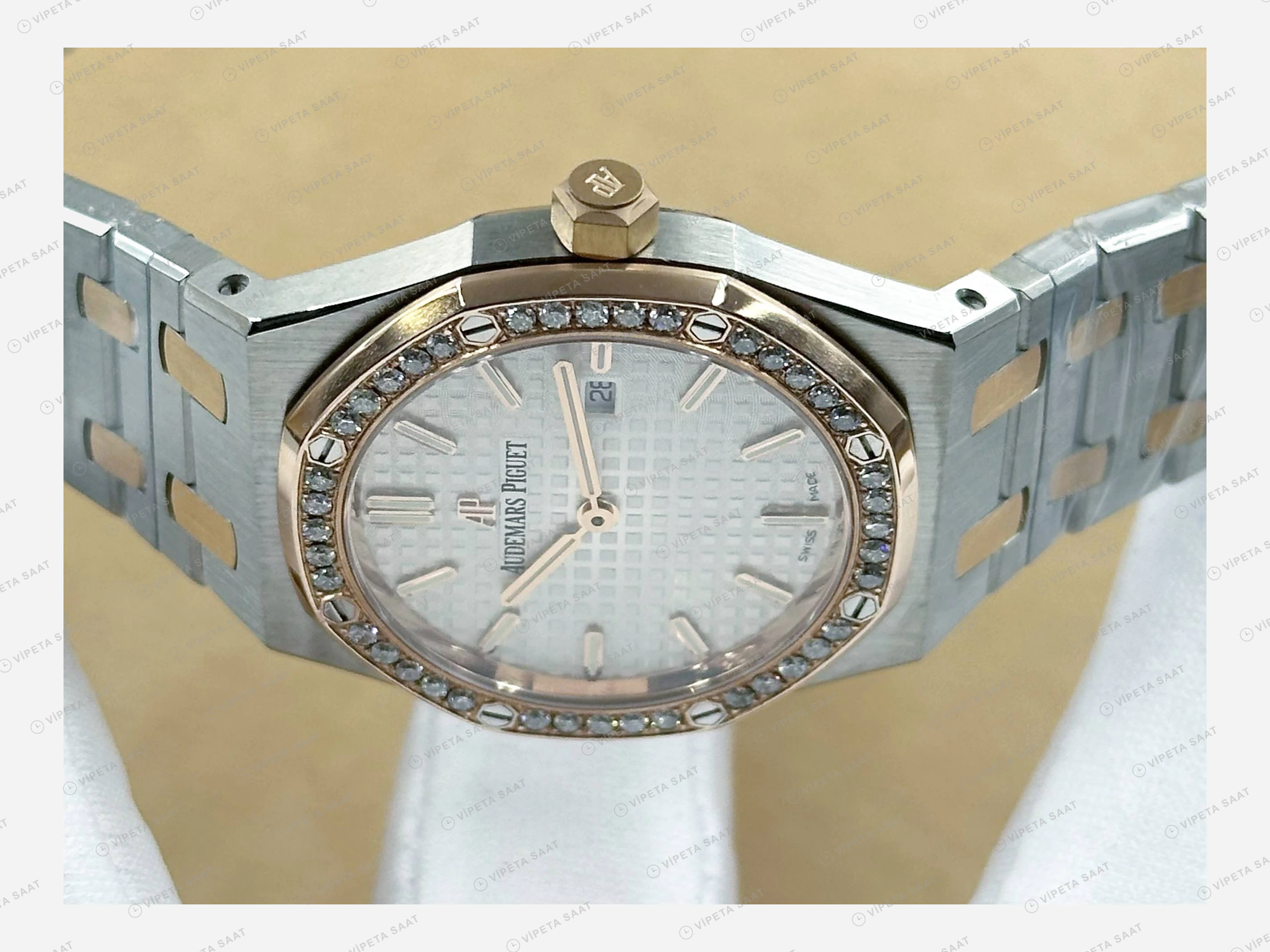 Audemars Piguet Royal Oak Çift Renk Gümüş Kadran Super Clone ETA Eta Saat yan görünüm