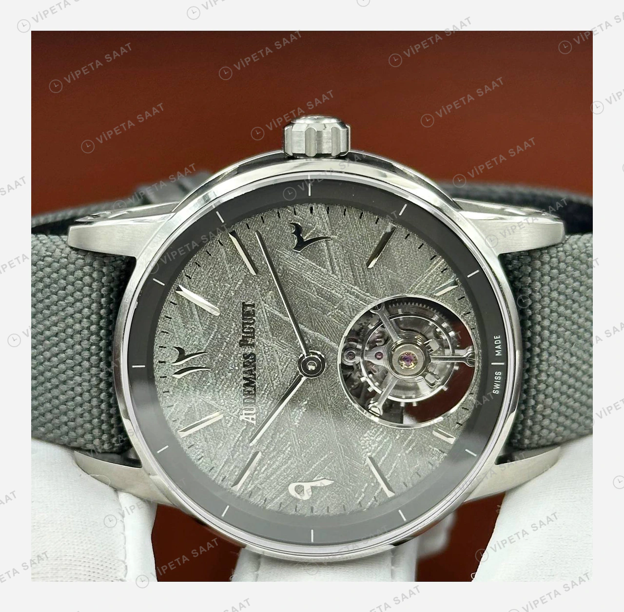 Audemars Piguet Royal Oak Gri Kadran Yeşil Tekstil Super Clone ETA Eta Saat yan görünüm