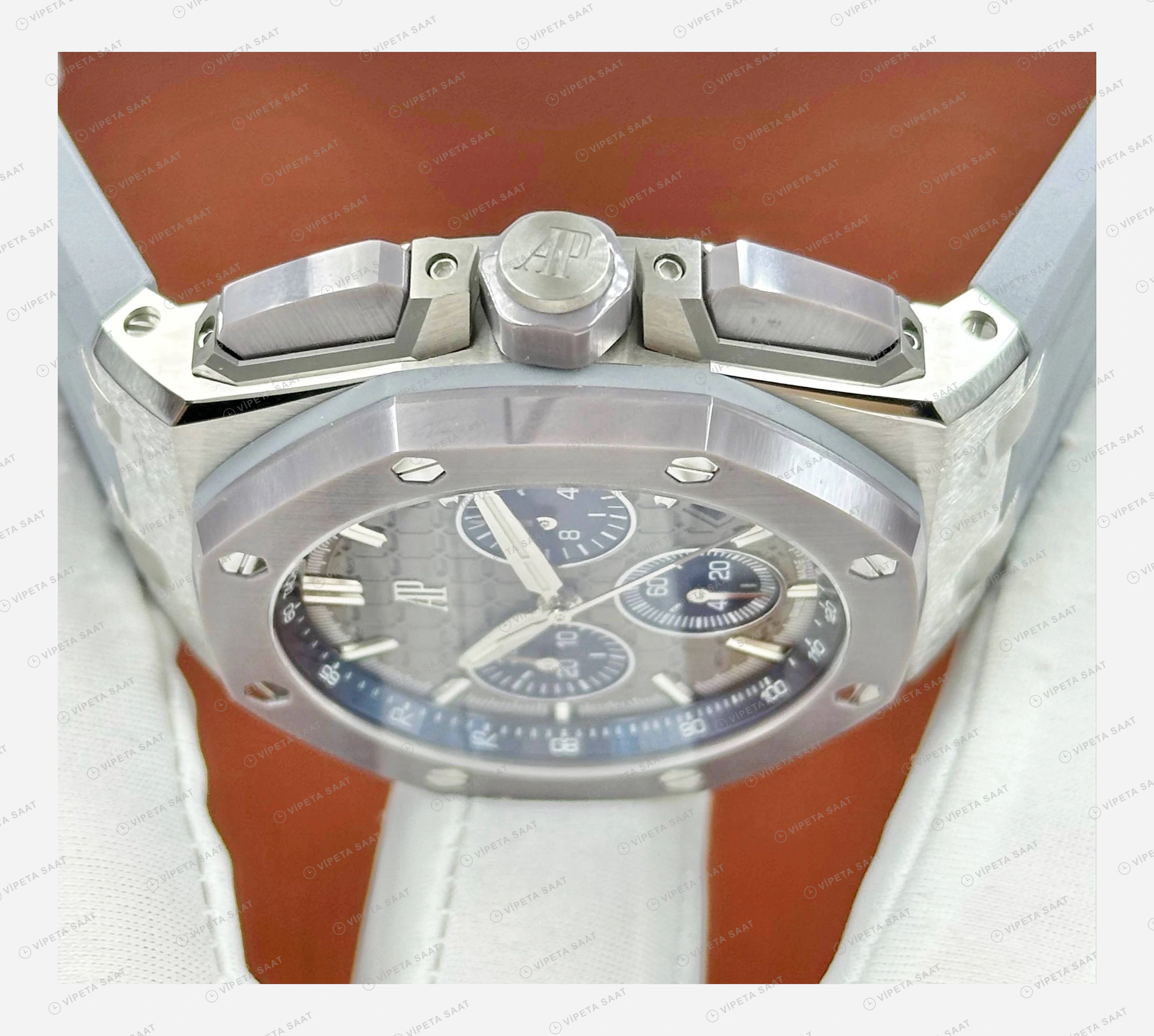 Audemars Piguet Royal Oak Gümüş Mavi Kronograf Çelik Super Clone ETA Eta Saat yan görünüm