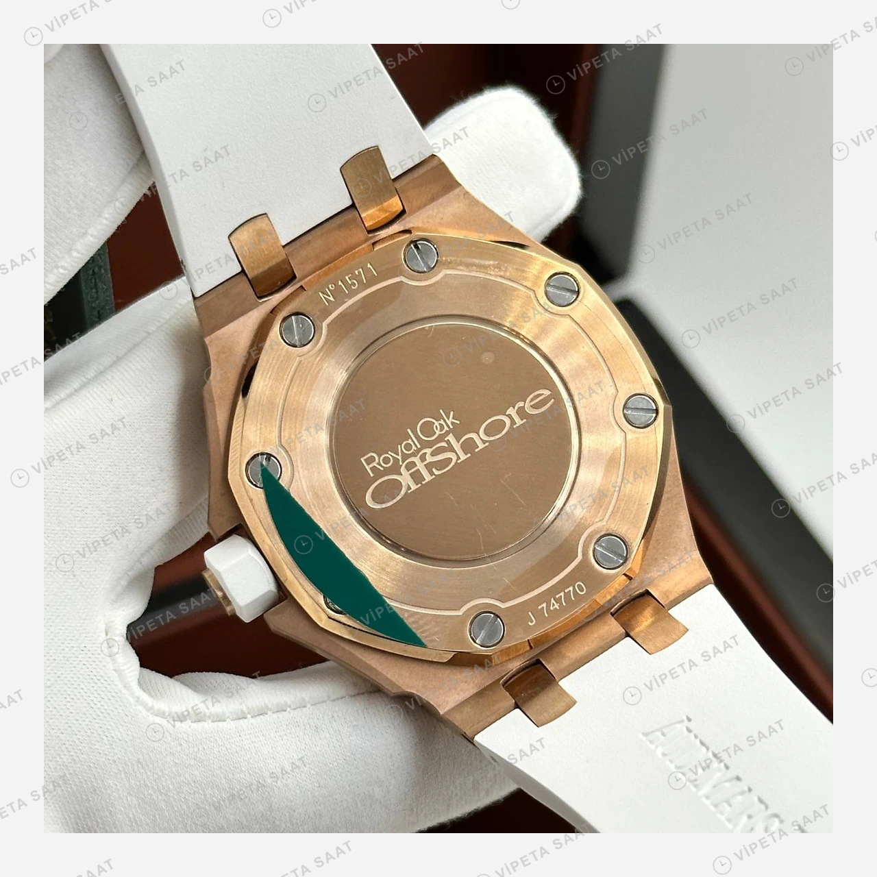 Audemars Piguet Royal Oak Offshore Beyaz Kadran Pırlanta Bezel Rose Gold Super Clone ETA Eta Saat yan görünüm