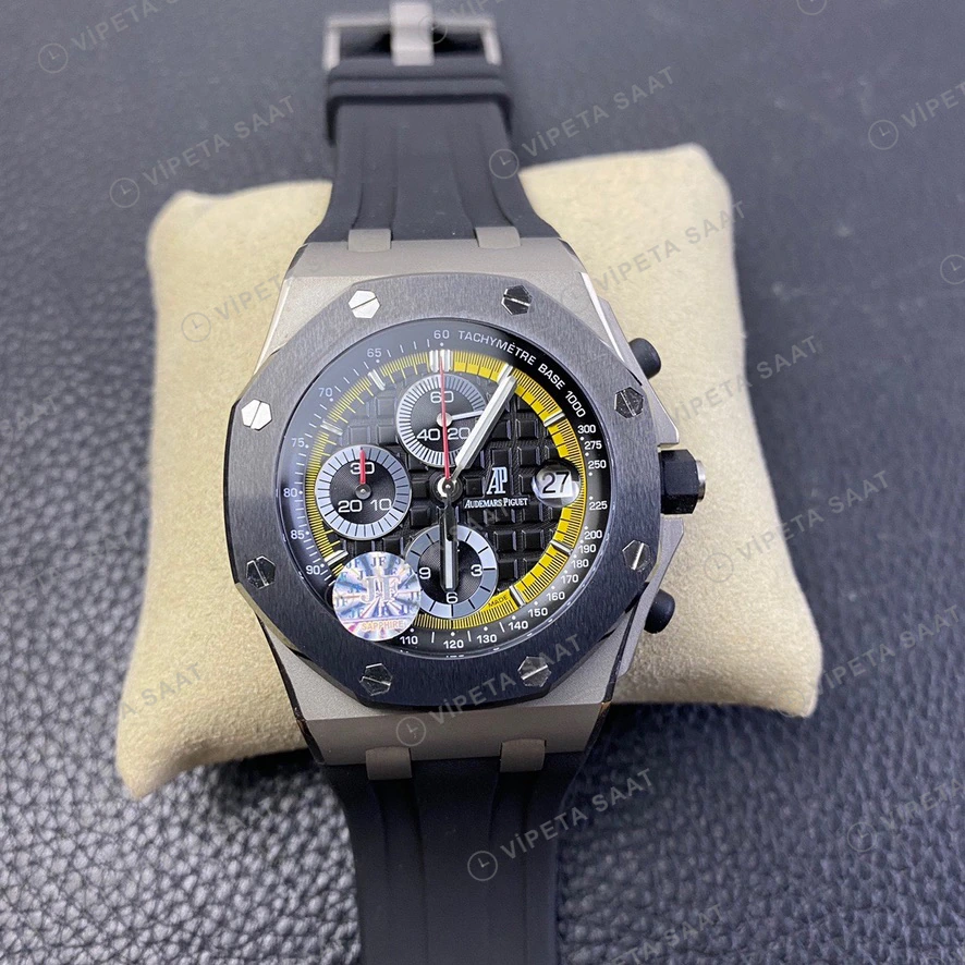 Audemars Piguet Royal Oak Offshore Chronograph Siyah Kadran Sari Detay Seramik Bezel Titanyum Kasa Siyah Kaucuk Kordon Super Clone Eta Eta Saat detay 5