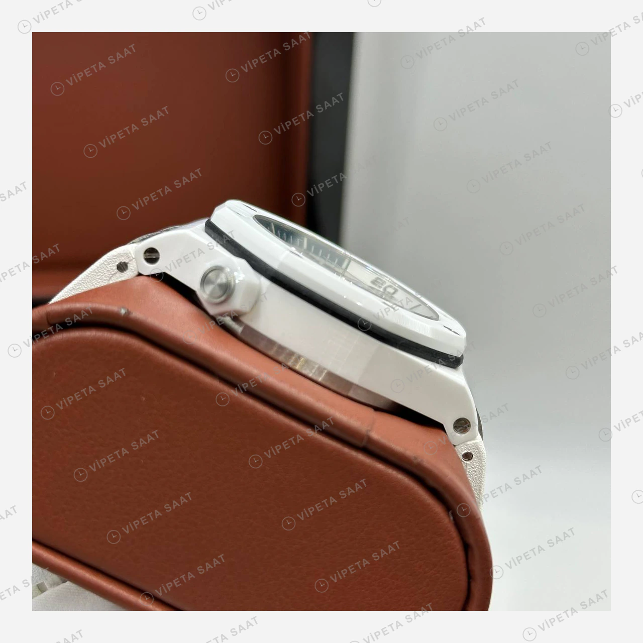 Audemars Piguet Royal Oak Offshore Diver Beyaz Seramik Super Clone ETA Eta Saat detay 4