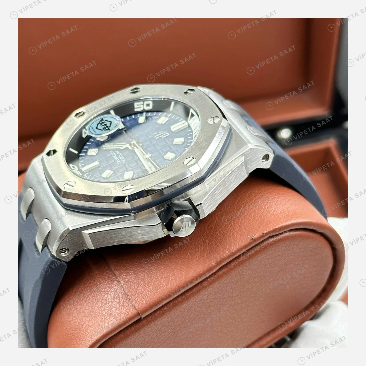 Audemars Piguet Royal Oak Offshore Diver Mavi Kadran Kauçuk Super Clone ETA Eta Saat detay 3