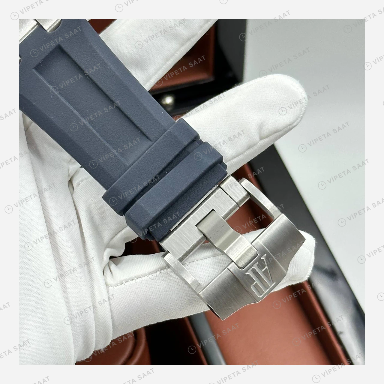 Audemars Piguet Royal Oak Offshore Diver Mavi Kadran Kauçuk Super Clone ETA Eta Saat detay 4