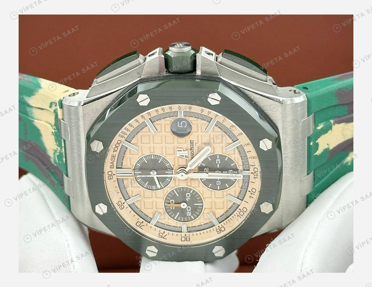 Audemars Piguet Royal Oak Offshore Krem Kadran Yeşil Kronograf Super Clone ETA Eta Saat yan görünüm