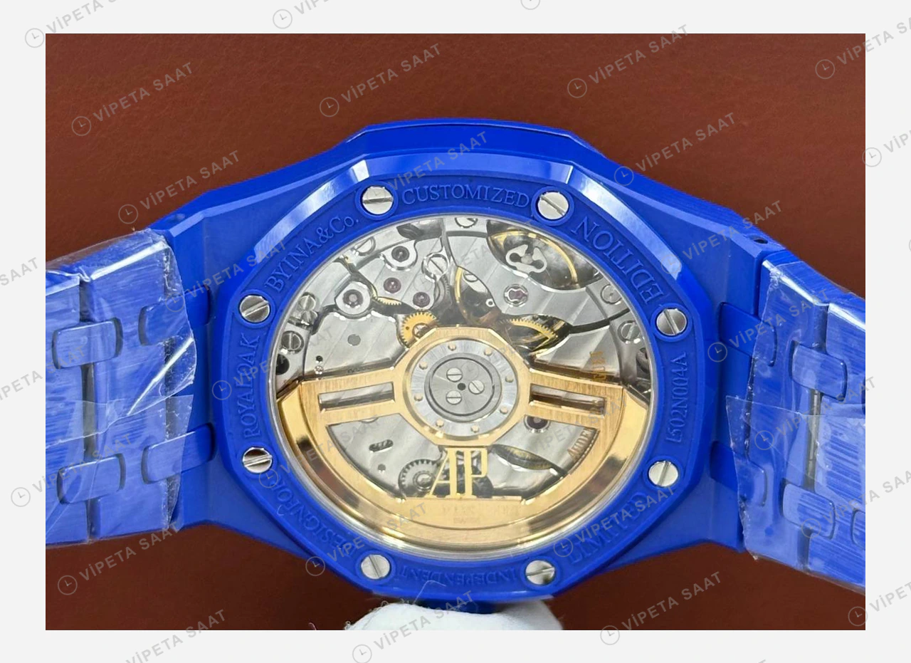 Audemars Piguet Royal Oak Offshore Mavi Beyaz Kadran Kauçuk Super Clone ETA Eta Saat yan görünüm