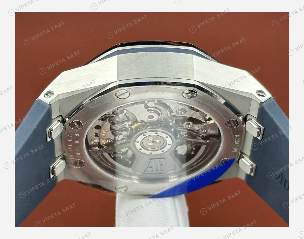 Audemars Piguet Royal Oak Offshore Mavi Kabartma Kronograf Kauçuk Super Clone ETA Eta Saat yan görünüm