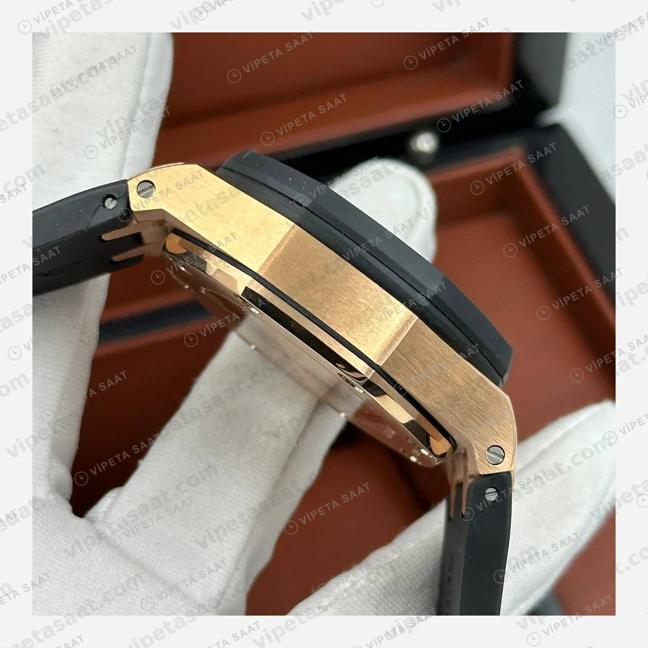 Audemars Piguet Royal Oak Offshore Siyah Rose Gold Kronograf Kauçuk Zarif Super Clone ETA Eta Saat detay 4