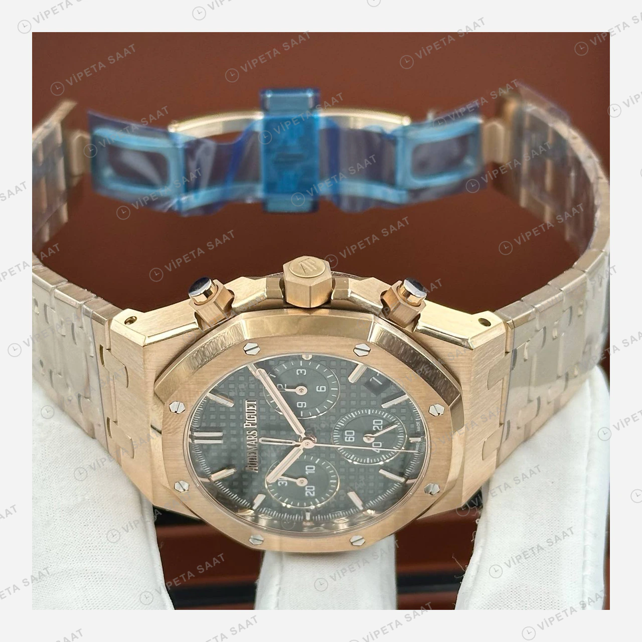 Audemars Piguet Royal Oak Offshore Yeşil Kronograf Rose Gold Super Clone ETA Eta Saat karşıdan görünüm