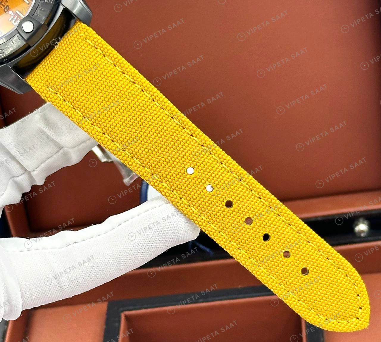 Breitling Avenger B01 44 mm Sarı Kronograf Nato SB0147101I1X1 Super Clone ETA Eta Saat detay 5