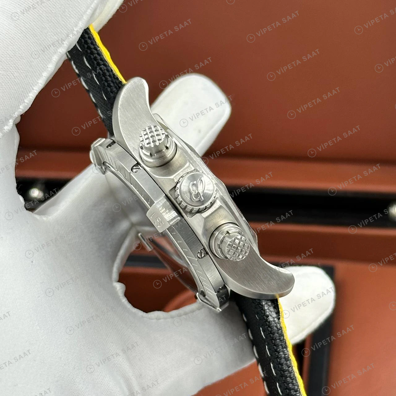 Breitling Avenger B01 44 mm Siyah Kronograf Gri Nato AB0147101B1X1 Super Clone ETA Eta Saat detay 6