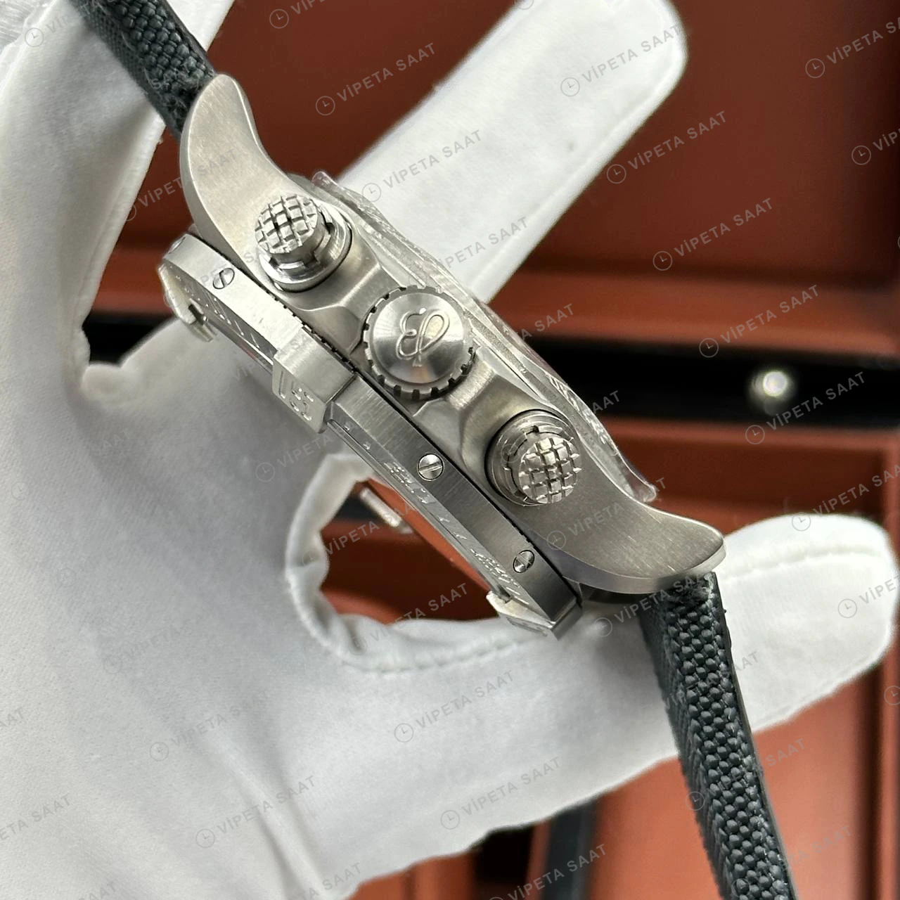 Breitling Avenger B01 44 mm Siyah Kronograf Kauçuk AB0147101B1X1 Super Clone ETA Eta Saat detay 4