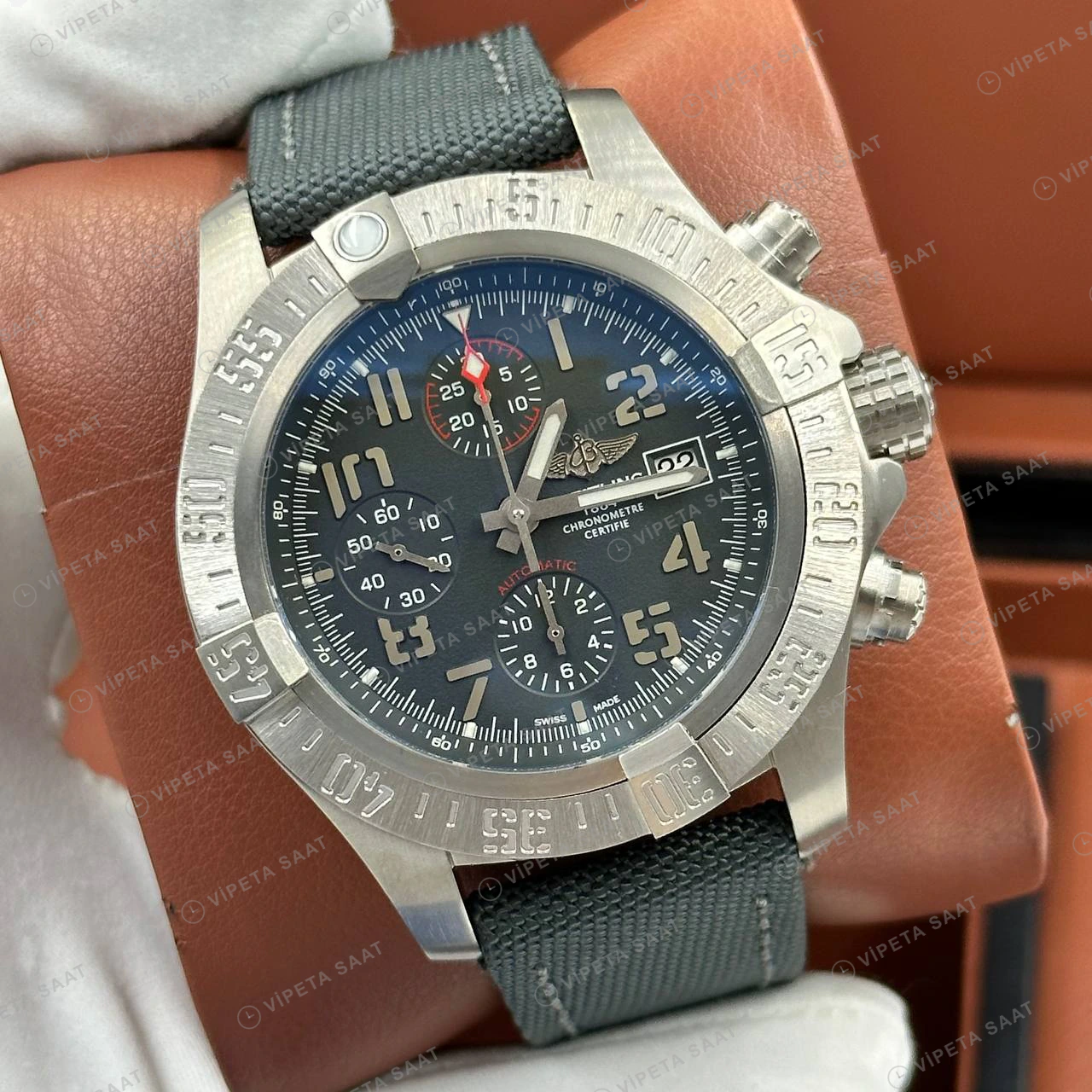 Breitling Avenger B01 44 mm Siyah Kronograf Kauçuk AB0147101B1X1 Super Clone ETA Eta Saat detay 5