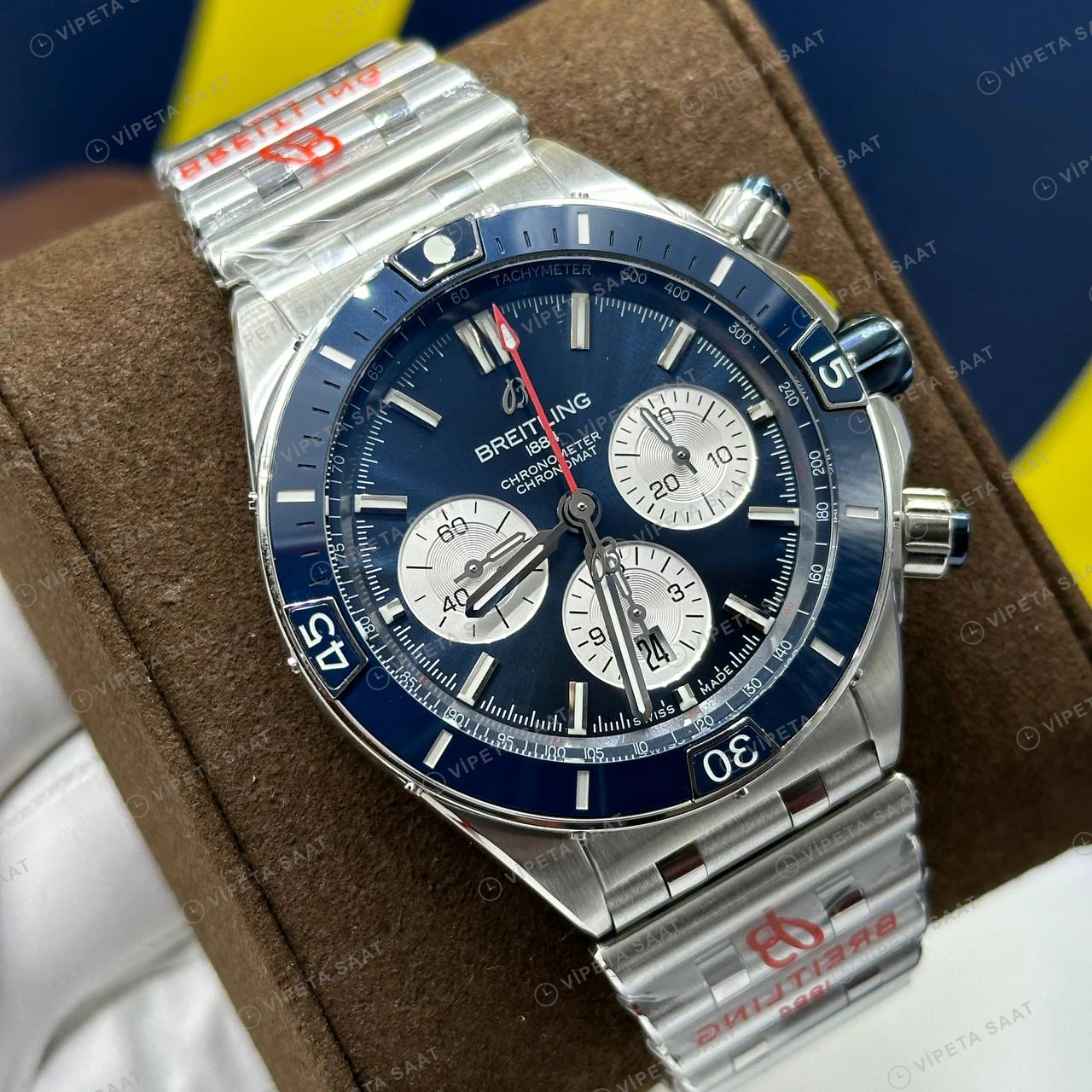 Breitling Chronomat B01 42 mm Gümüş Kronograf Çelik Parlak AB0134101G1A1 Super Clone ETA Eta Saat yan görünüm
