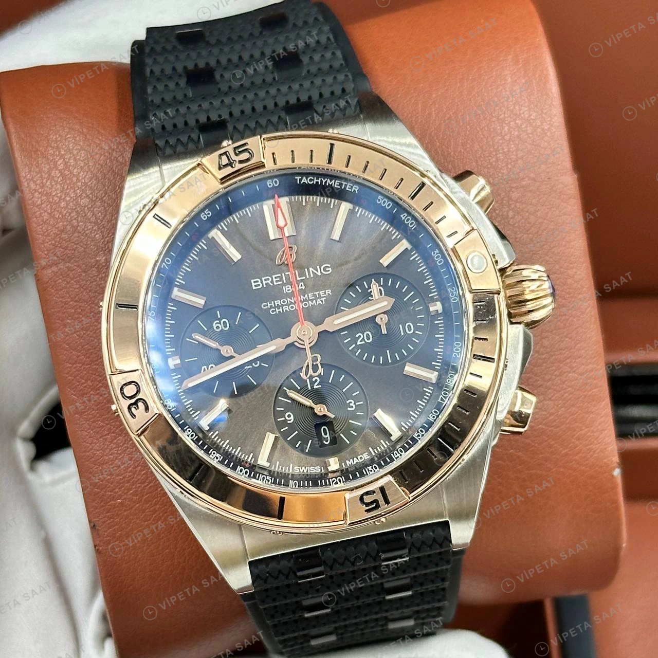 Breitling Chronomat B01 42 mm Rose Kahve Kronograf Kauçuk UB0134101C1U1 Super Clone ETA Eta Saat detay 3