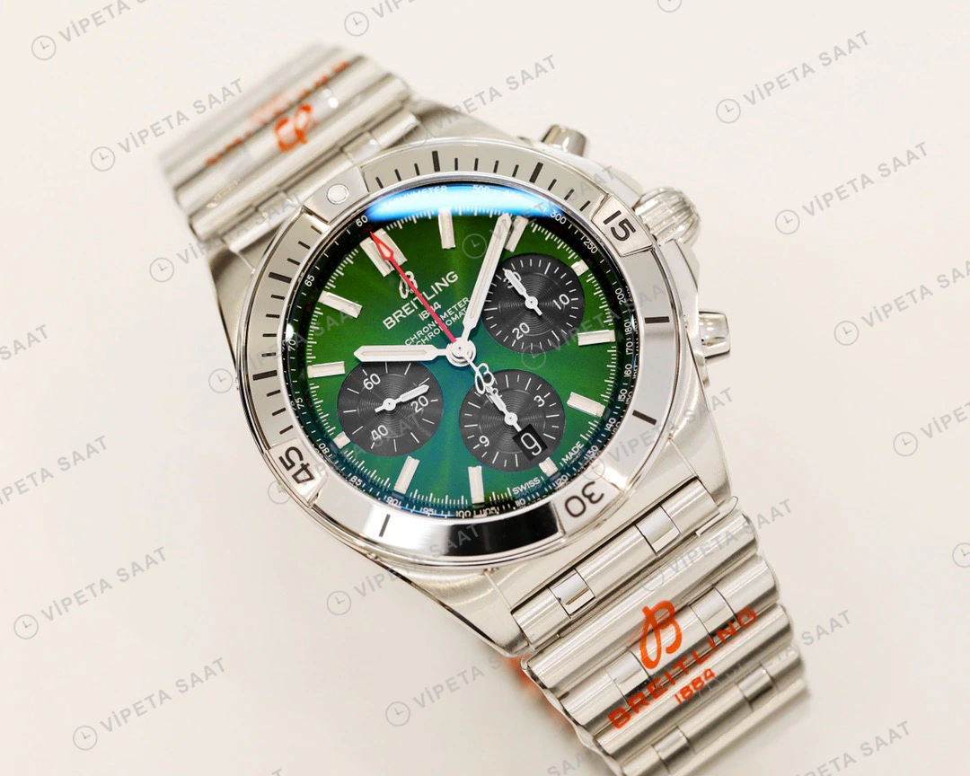 Breitling Chronomat Yesil Kadran Celik Kordon Super Clone Eta Eta Saat yan görünüm