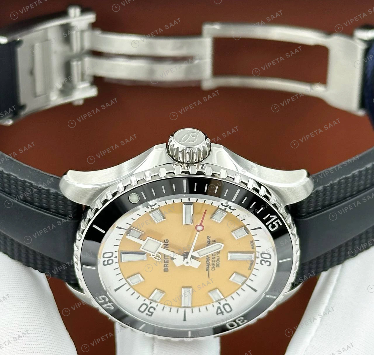 Breitling Endurance Pro 44 mm Sarı Kronograf Kauçuk X82310A71B1S2 Super Clone ETA Eta Saat detay 4