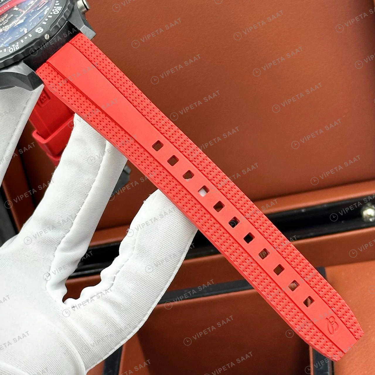 Breitling Endurance Pro 44 mm Siyah Kronograf Kırmızı Kauçuk X82310D51B1S1 Super Clone ETA Eta Saat detay 4