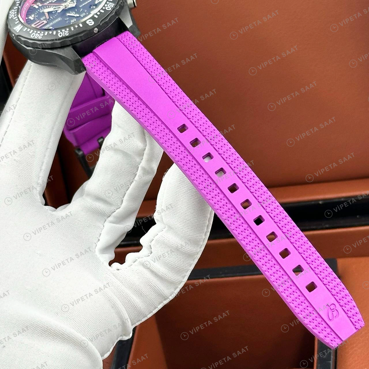 Breitling Endurance Pro 44 mm Siyah Kronograf Mor Kauçuk X82310D51B1S1 Super Clone ETA Eta Saat detay 5
