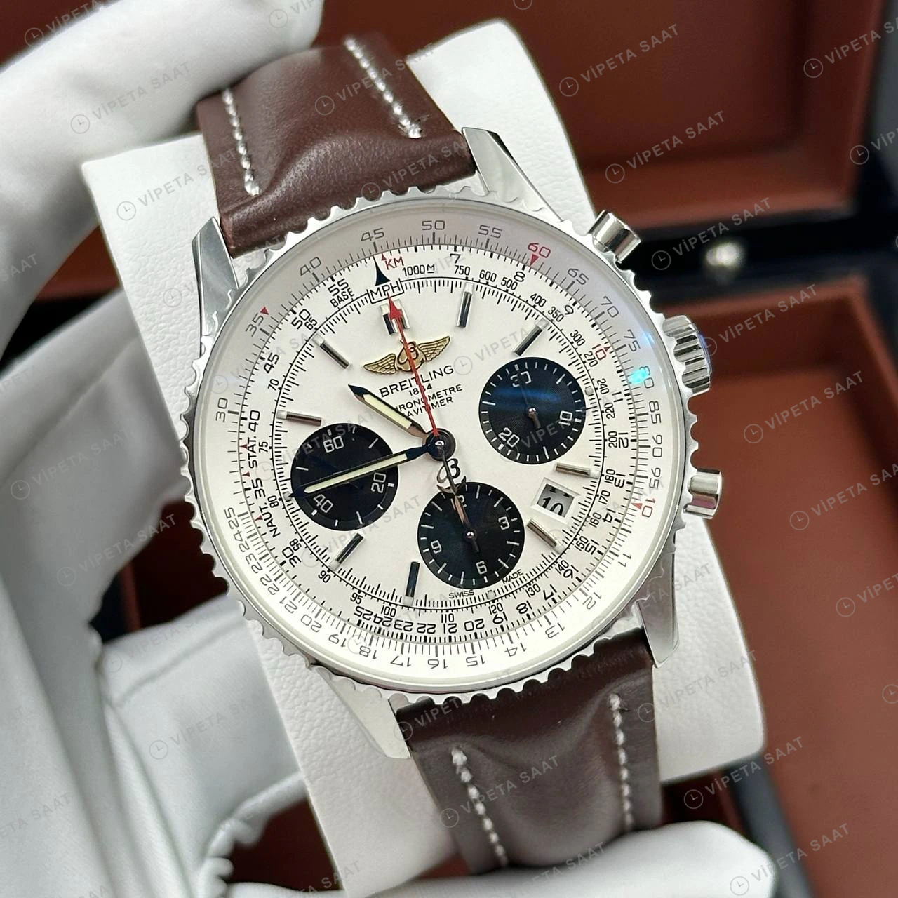 Breitling Navitimer B01 43 mm Beyaz Kronograf Kahve Deri AB0138211G1P1 Super Clone ETA Eta Saat yan görünüm
