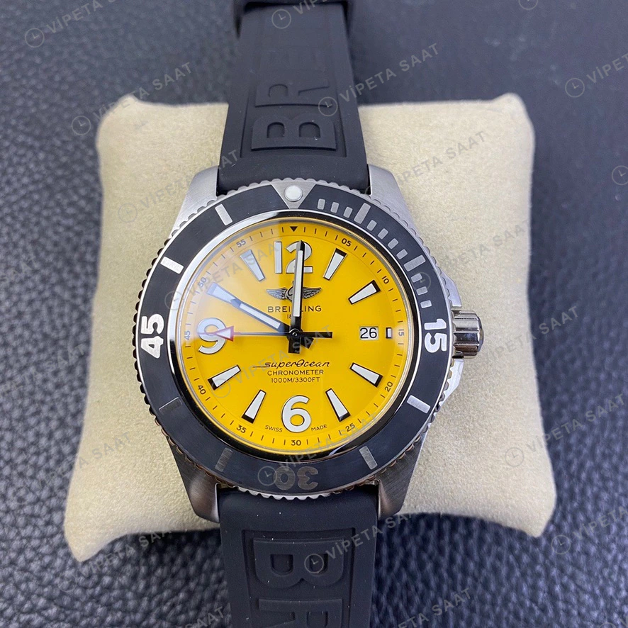 Breitling Superocean Sari Kadran Siyah Kaucuk Kordon Super Clone Eta Eta Saat yan görünüm