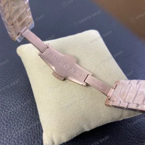Bvlgari GMT-Master II Octo Finissimo Rose Kasa Sampanya Kadran Celik Kordon Gümüş Kadran Super Clone Eta Eta Saat karşıdan görünüm