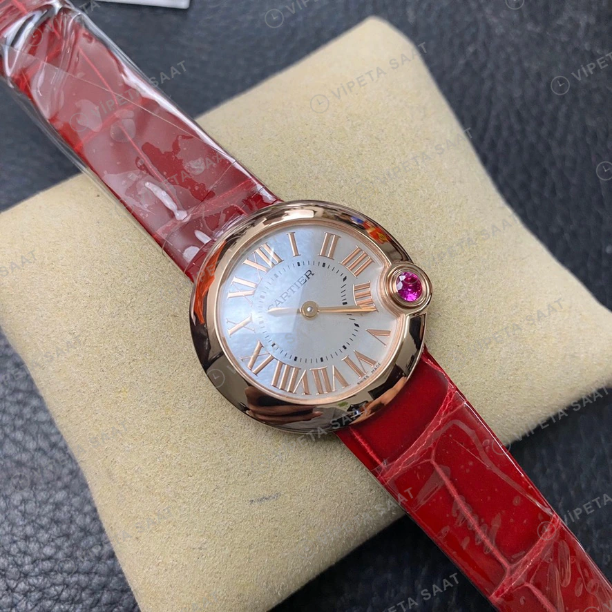 Cartier Ballon Blanc Rose Altin Kasa Sedef Kadran Kirmizi Deri Kordon Super Clone Eta Eta Saat detay 6
