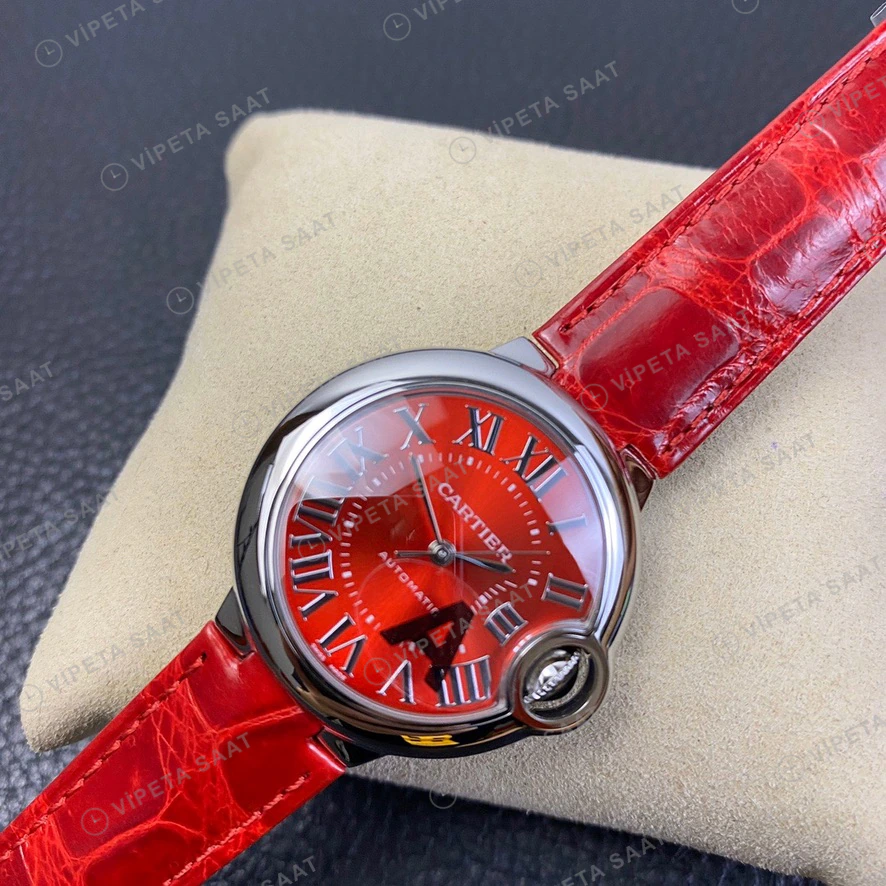 Cartier Ballon Bleu Celik Kasa Kirmizi Kadran Kirmizi Deri Kordon Super Clone Eta Eta Saat detay 4
