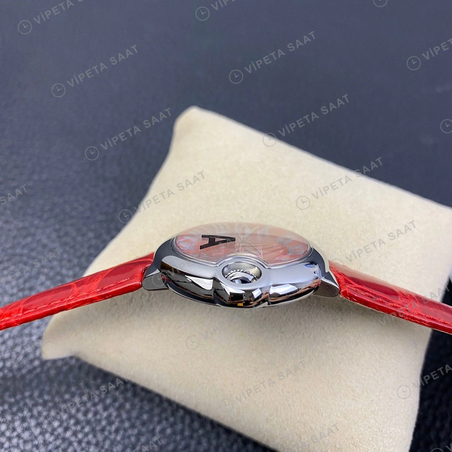 Cartier Ballon Bleu Celik Kasa Kirmizi Kadran Kirmizi Deri Kordon Super Clone Eta Eta Saat detay 6