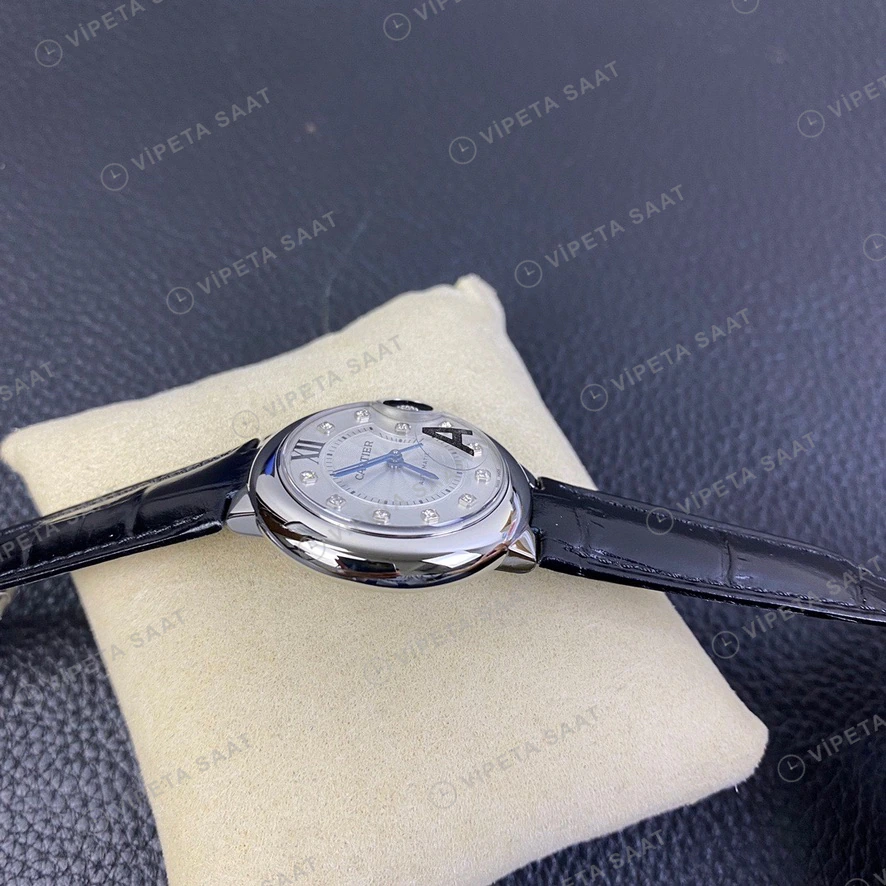 Cartier Ballon Bleu Gumus Kadran Siyah Deri Kordon Super Clone Eta Eta Saat detay 4
